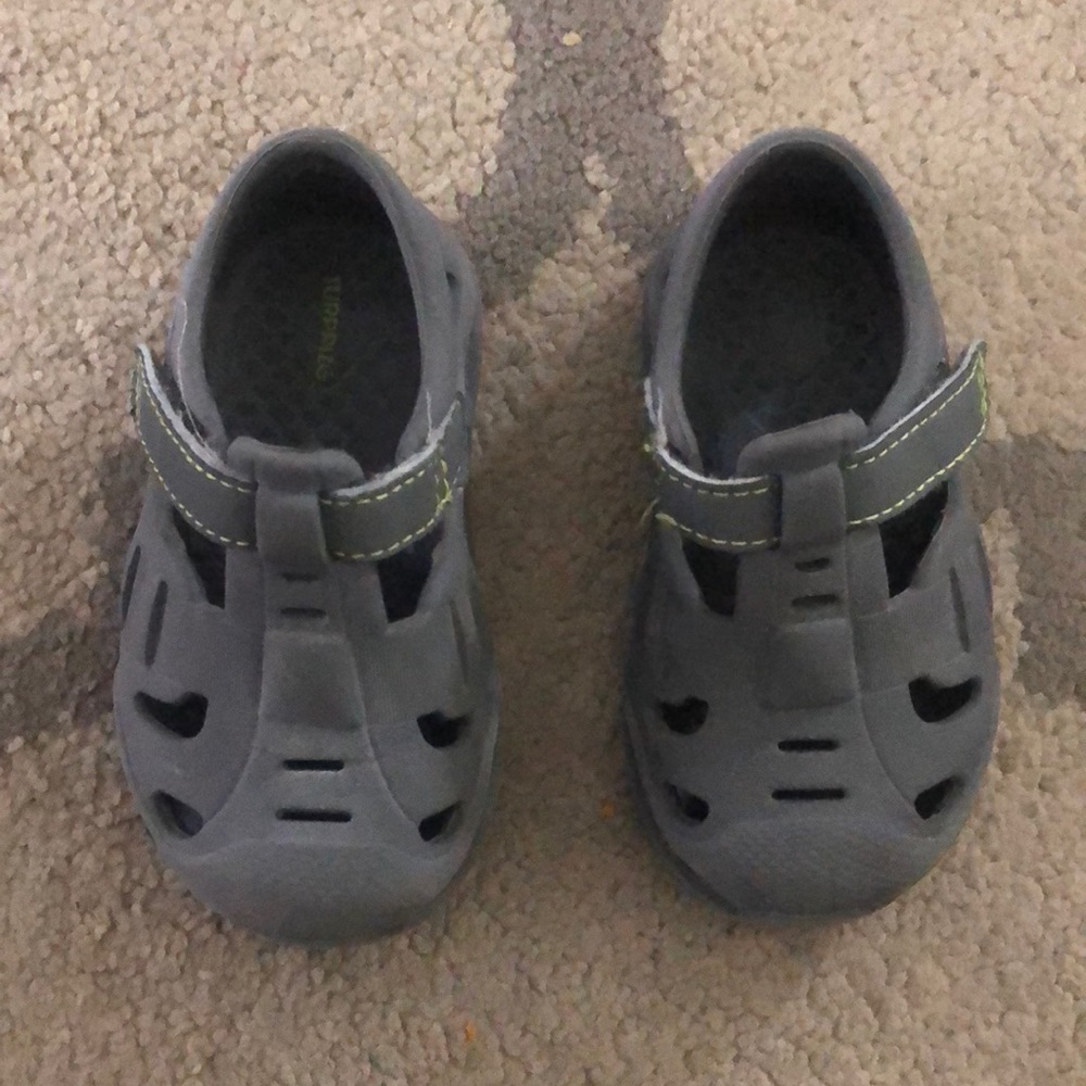 Gently used toddler shoes